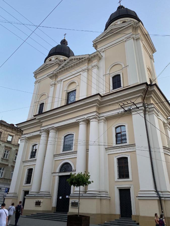 Апартаменти Королівські На Вулиці Лесі Українки 19 利沃夫 外观 照片
